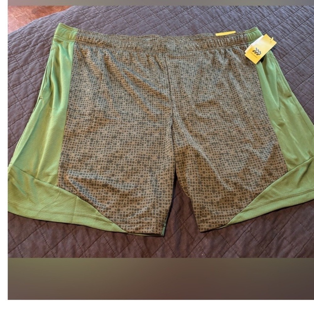 All in Motion Mens Green Geometric Athletic Training Shorts NWT XL‎
